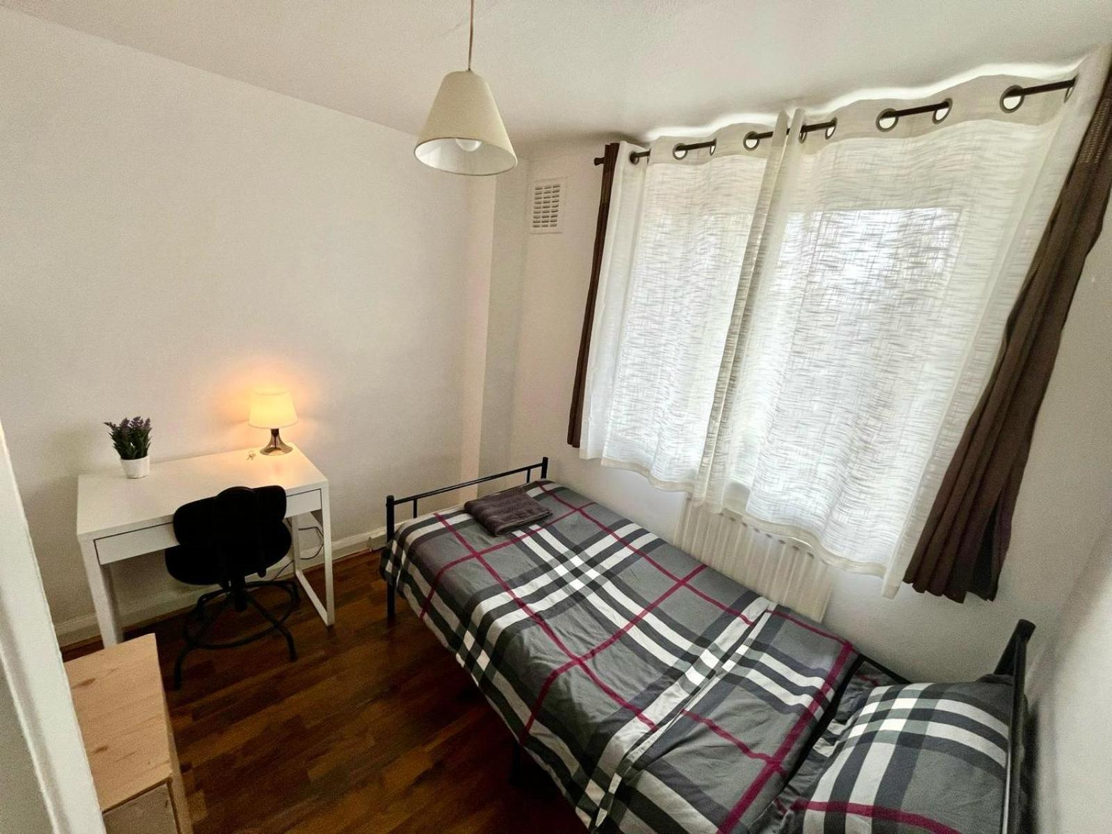 Whitechapel Station Rooms Λονδίνο Εξωτερικό φωτογραφία