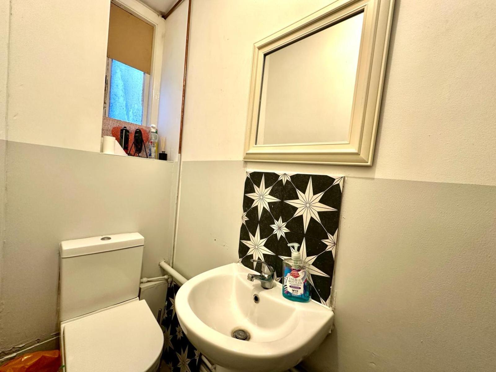 Whitechapel Station Rooms Λονδίνο Εξωτερικό φωτογραφία