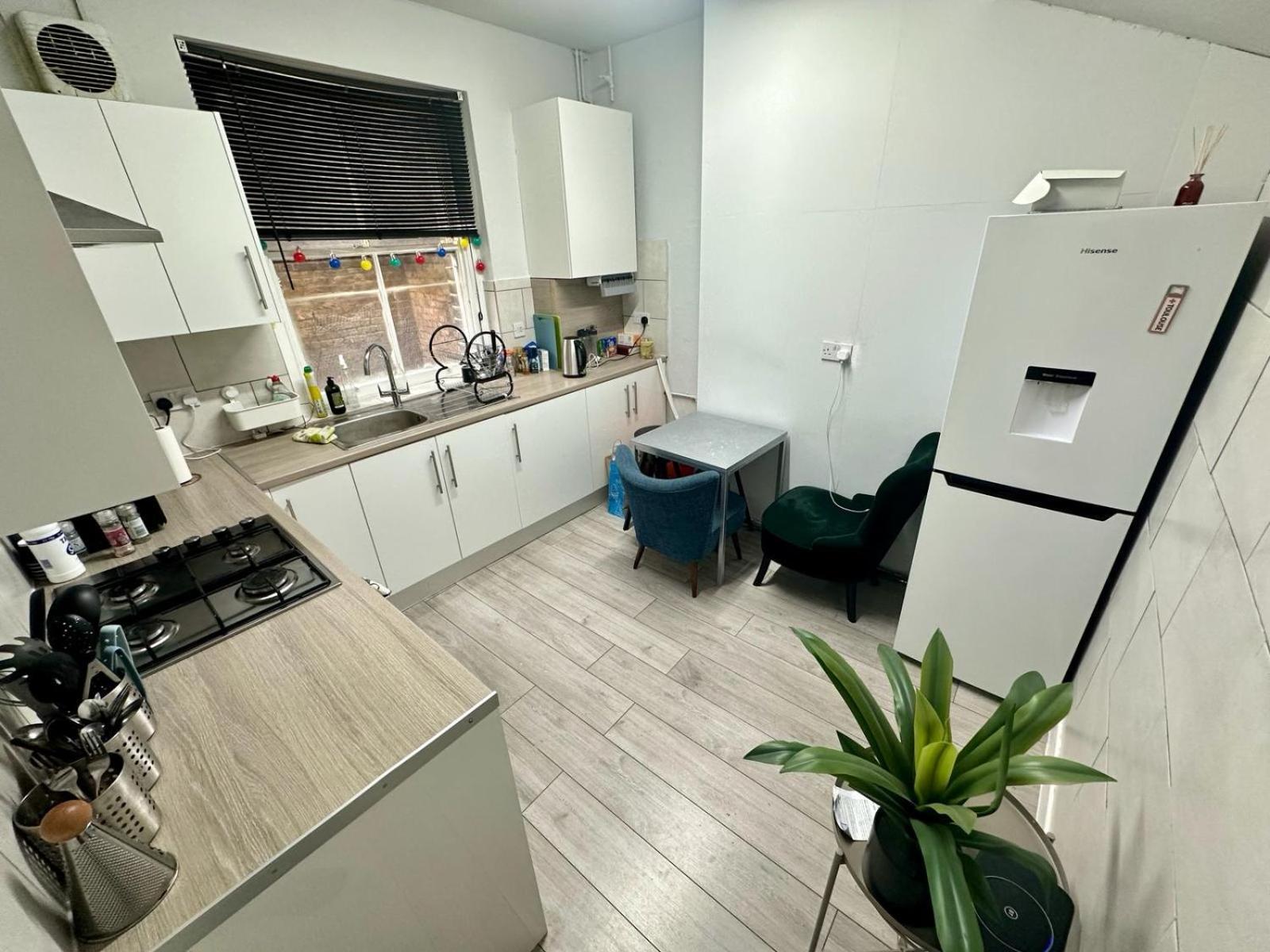 Whitechapel Station Rooms Λονδίνο Εξωτερικό φωτογραφία